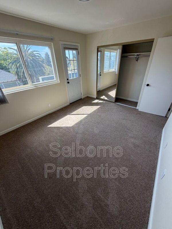 Building Photo - 407 Fairmount Ave