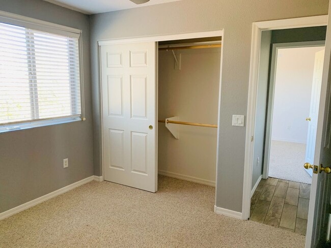 Building Photo - Rancho Sahuarita 4 bedroom 3 bath 2 story Home