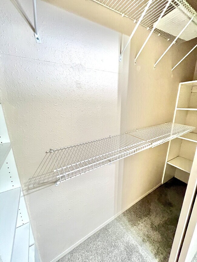 Building Photo - Beautiful Townhome For Rent in the Tranquil Chambers Bay