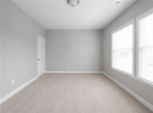 Building Photo - 1035 Birchdale Dr
