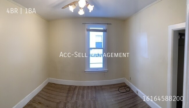 Building Photo - 523 Lydia St NE