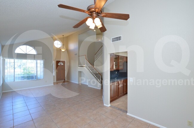 Building Photo - 2125 E Nantuckett Dr