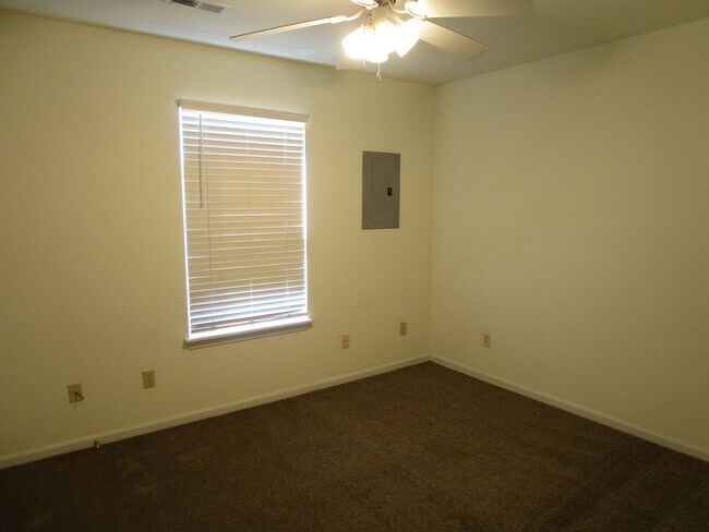 Building Photo - 3519-3521-3521 Prescott Dr