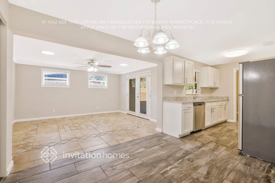 Building Photo - 423 Janell Dr