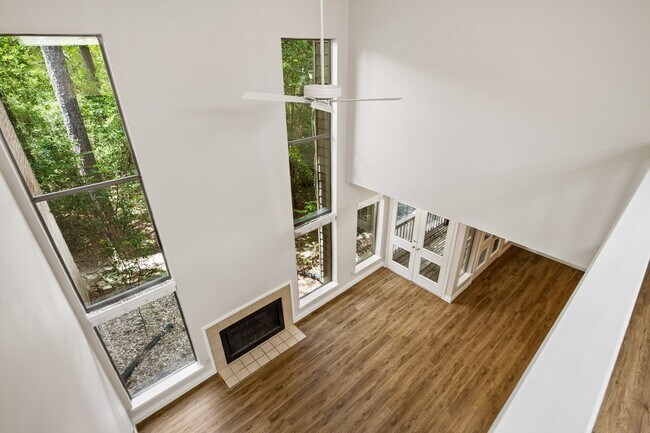 Building Photo - 250 Sugar Berry Cir
