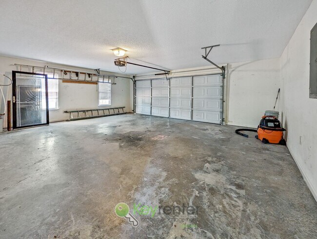 Building Photo - 166 Chastain Rd