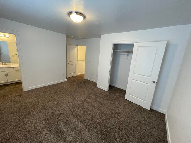 Building Photo - 14796 Rising Star Way
