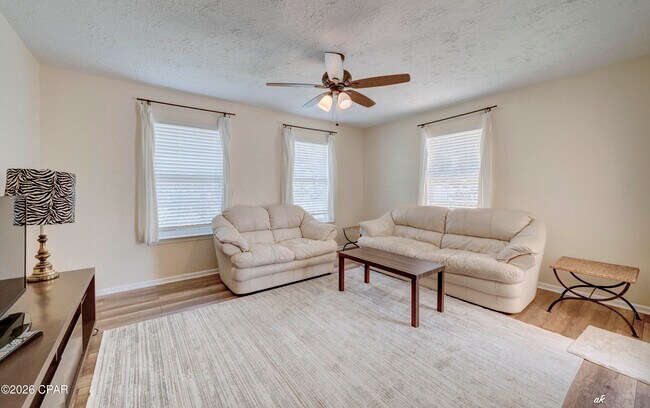 Building Photo - 420 Water Oak Cir