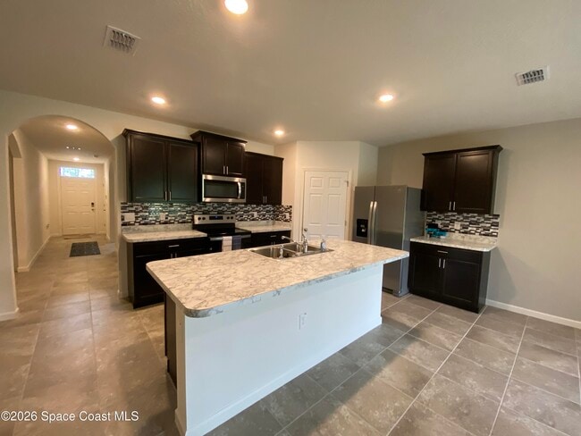 Building Photo - 980 Degroodt Rd SW