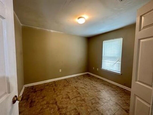 Building Photo - House for Rent