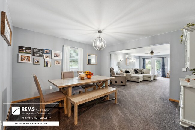 Building Photo - 815 Island Ct