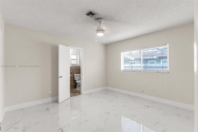 Building Photo - 310 SW 76th Ct