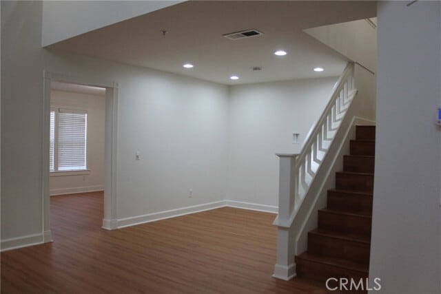 Building Photo - 563 E City Ct