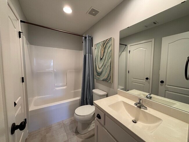 Building Photo - Modern Olathe Beauty with Covered Lanai, Loft & Main-Level Primary Suite