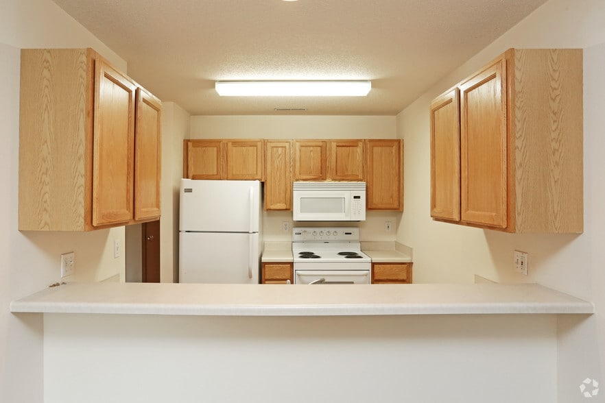 2BR, 1.5BA - 760 SF - Kitchen - Northern Lights Apartments