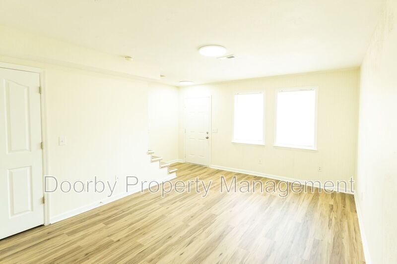 Building Photo - 3627 6th Ave