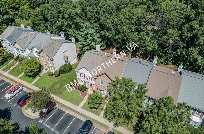 Building Photo - 43790 Laburnum Square