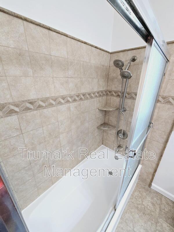 Building Photo - 525 E Harvard Rd