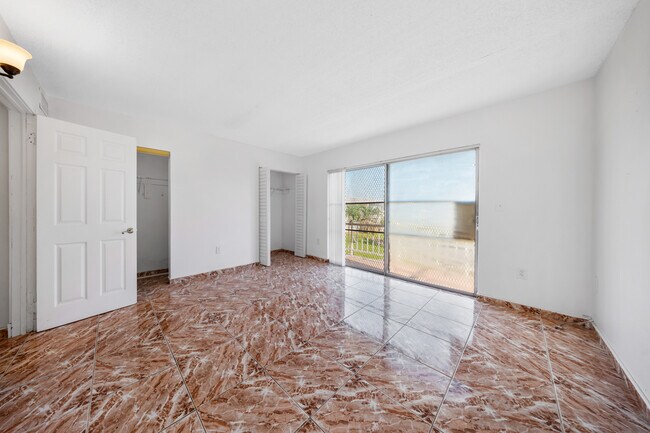 Building Photo - 301 NW 177th St