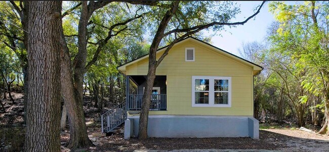 Building Photo - 835 Old Ranch Rd 12