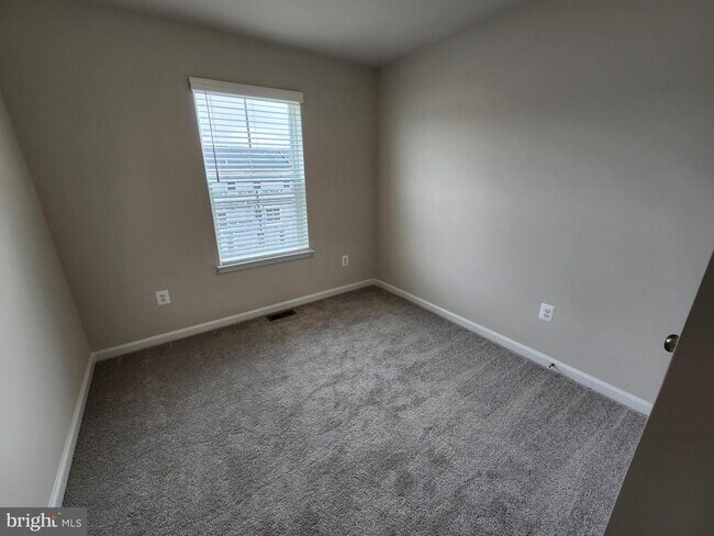 Building Photo - 114 Milburn Dr