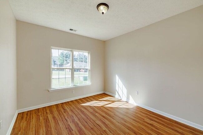 Building Photo - 507 Dove Way