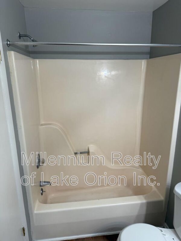 Building Photo - 25 Louck St