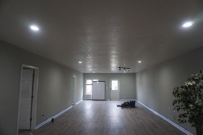 Building Photo - Great Duplex in Bailey!
