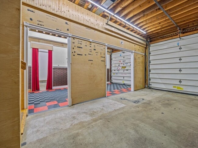 Building Photo - 217 Huntington Rd