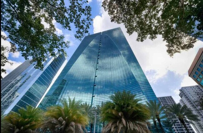 Building Photo - 1395 Brickell Ave