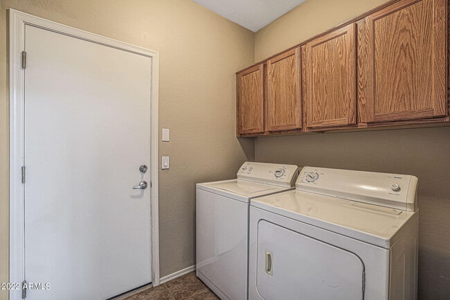 Building Photo - 15437 W Ventura St