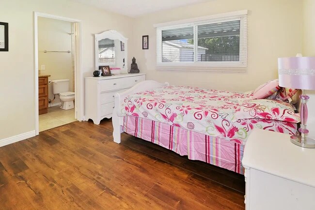 Bedroom 2 - 23009 Vanowen St