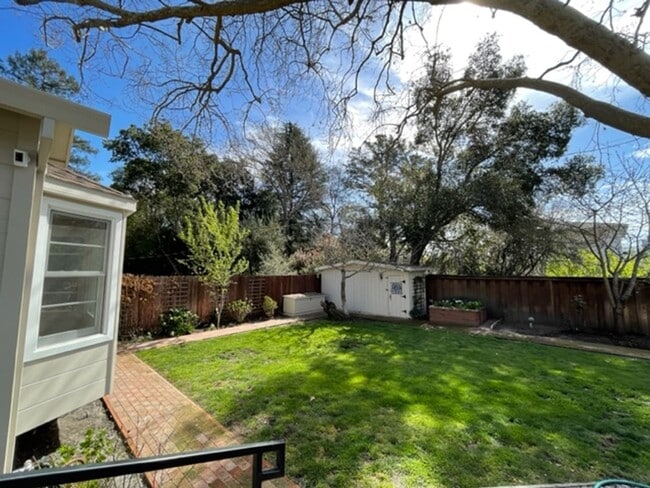 Building Photo - Lafayette home, great location!