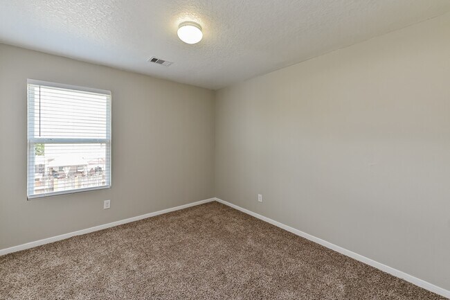 Building Photo - 9615 Barr Spring Dr
