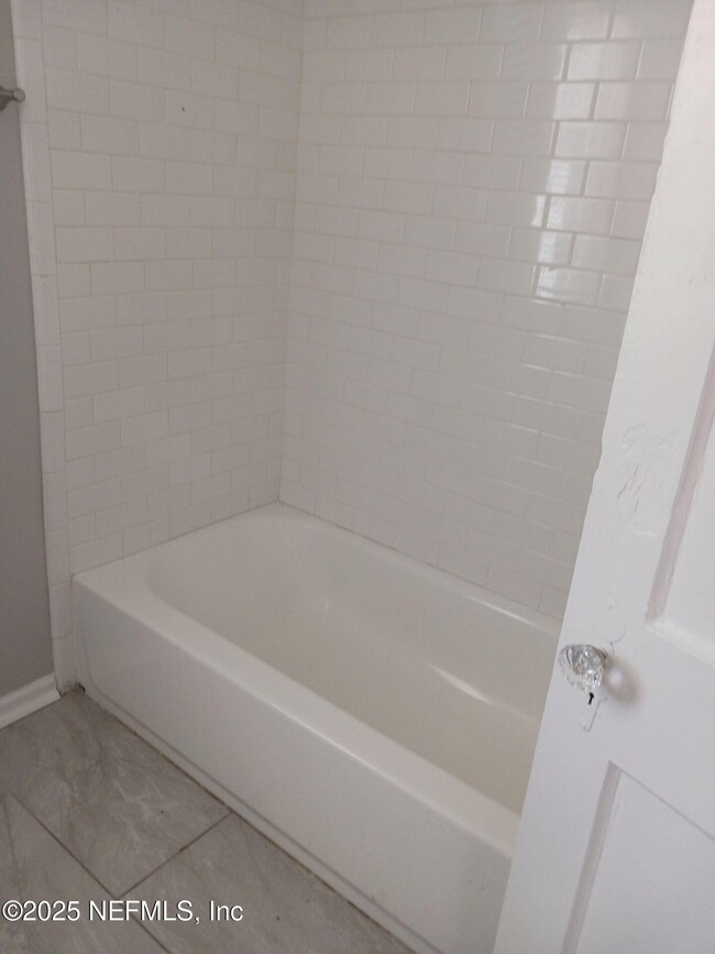 Building Photo - 531 W 49th St