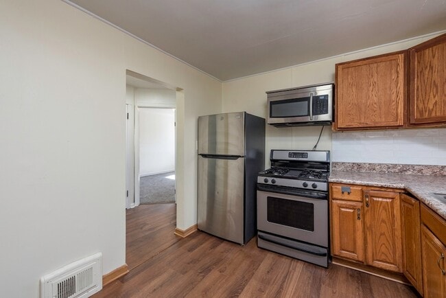 Building Photo - 903 S McAlister Ave