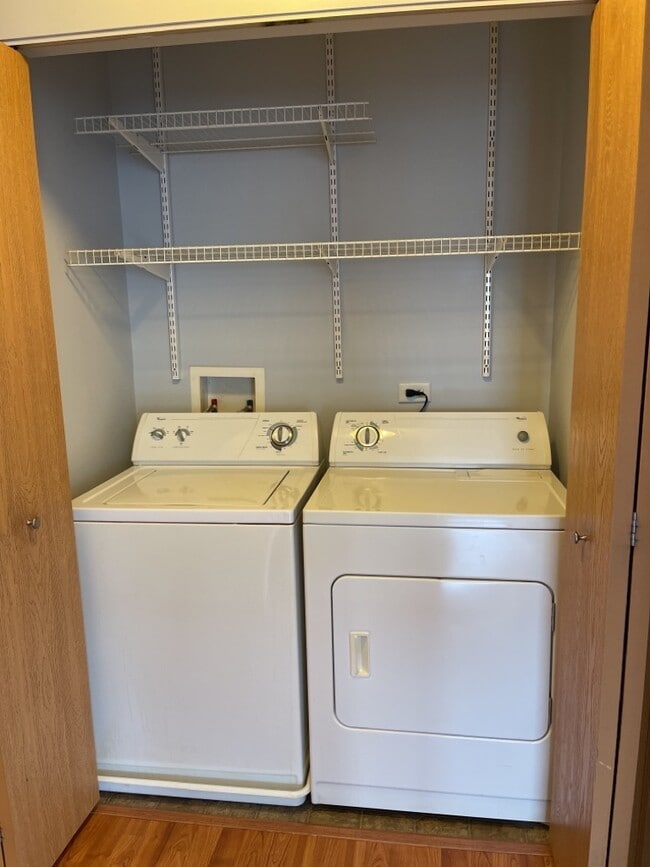 Building Photo - 1517 Silverstone Dr