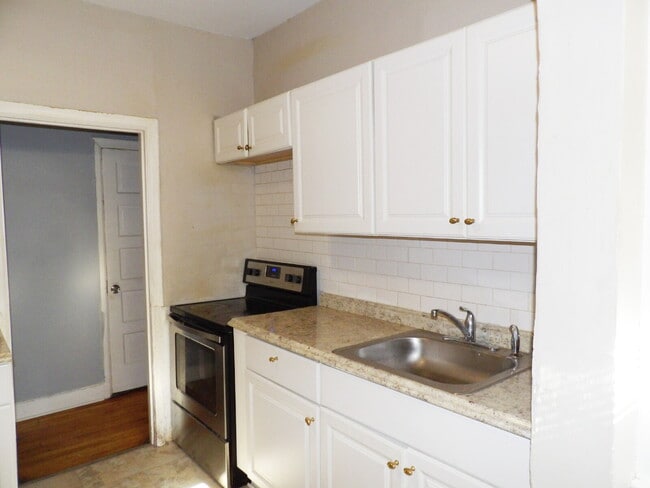 Building Photo - 3 Bedroom Lower Level Duplex - South Minneapolis