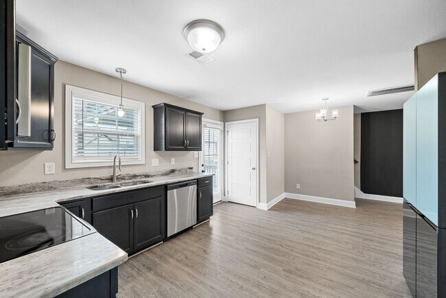 Building Photo - 3058 Ft Sumter Dr