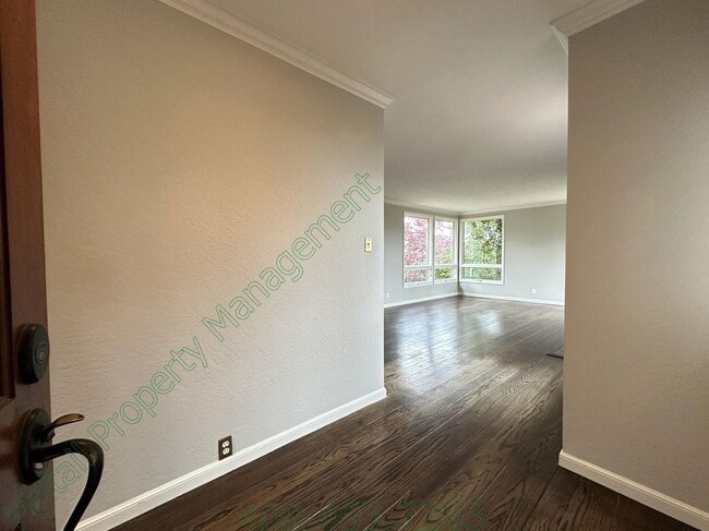 Building Photo - 108 Club Dr