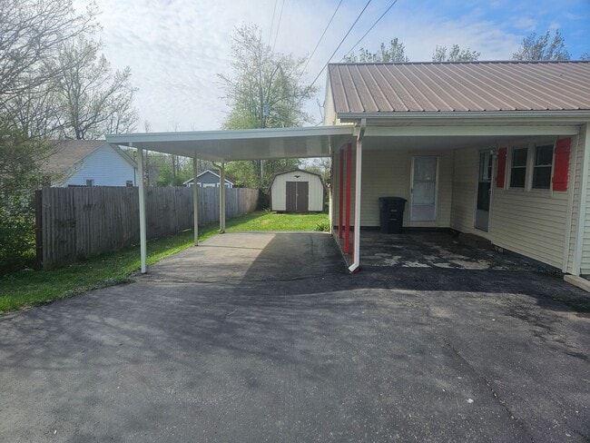 Building Photo - 309 Bratton Ave