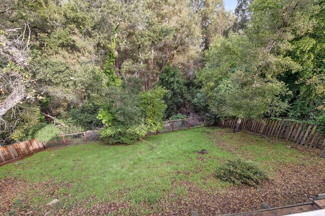 Building Photo - Updated Woodland Estates Home