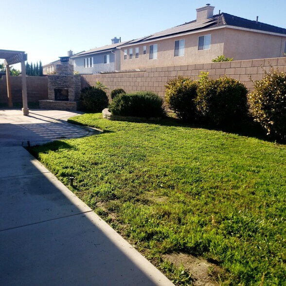 Building Photo - 12686 Amberhill Ave