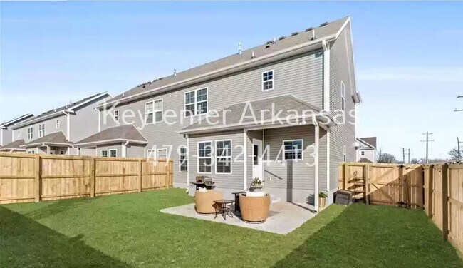 Building Photo - 3003 SW Garrison Ln