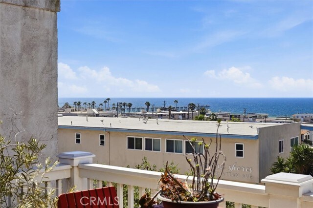 Building Photo - 1738 Manhattan Ave