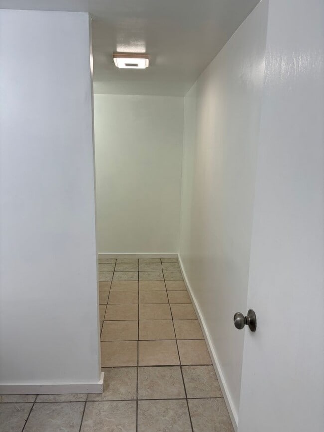 Building Photo - Harbor Lights 1-Bedroom – Pool, Courtyard, & Steps to Shopping