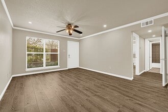 Building Photo - 1817 Commonwealth St