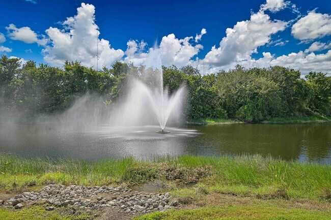 Building Photo - ** 2/2 Fully Furnished Annual Rental in Osprey Cove, Estero!