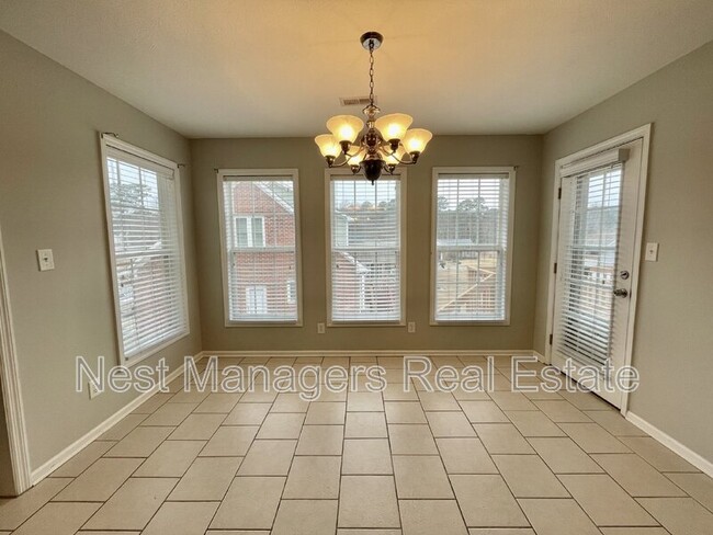 Building Photo - 490 Greywalls Ct