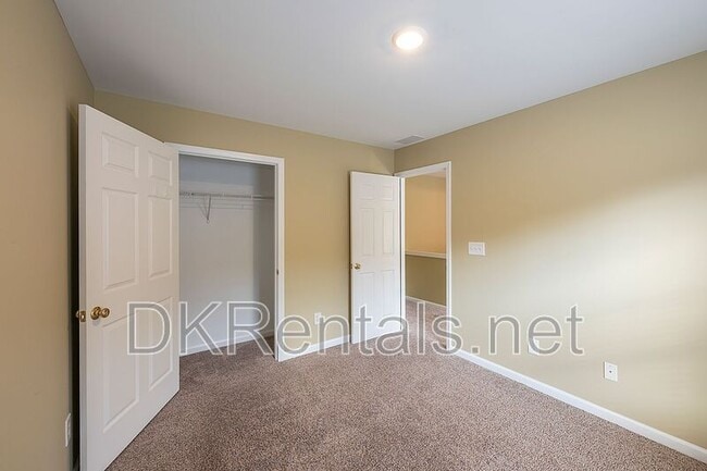 Building Photo - 804 Araya Ct